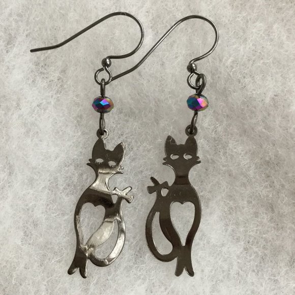 Gray Cat Earrings - Picture 3 of 3